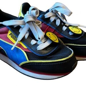 SALE: Kids Puma sneakers Size 13 (CS-2)